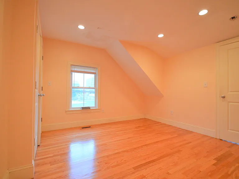 25 Lothrop St #1 — Photo 9