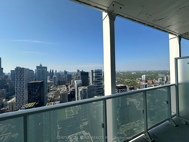 88 Queen St E #5615 — Photo 16