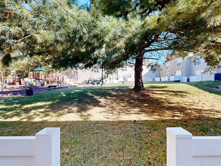 Gayton Pointe Townhomes — Photo 95
