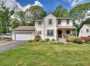 103 Browns Farm Dr, Kingston, RI 02881