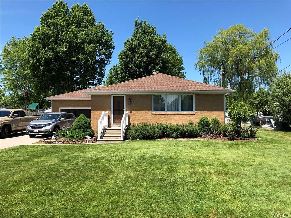 1st image of 22 Donna Lea Dr