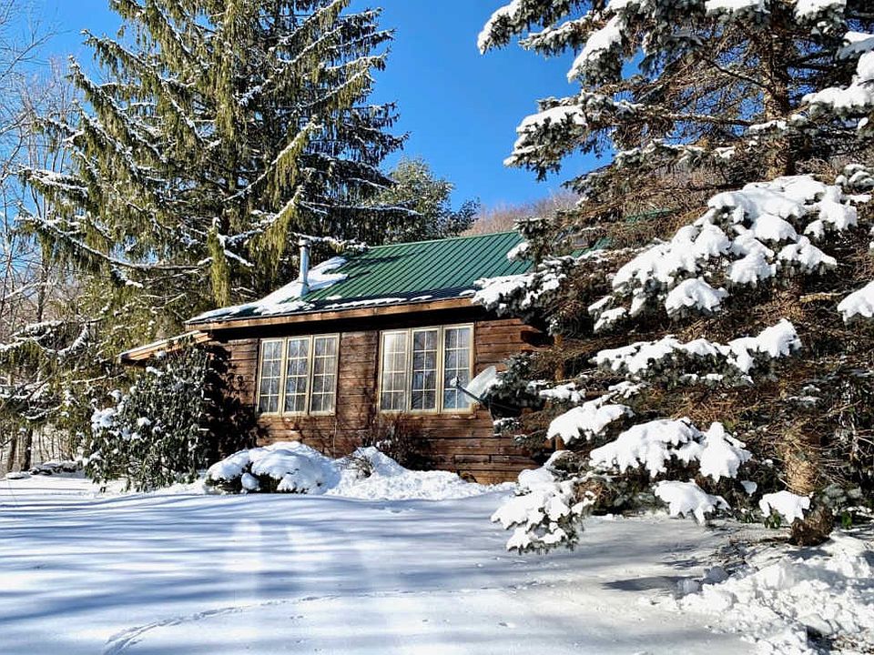 1st image of 121 Oak Ledge Dr