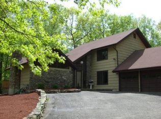 8 Washrook Rd, Newtown, CT 06470