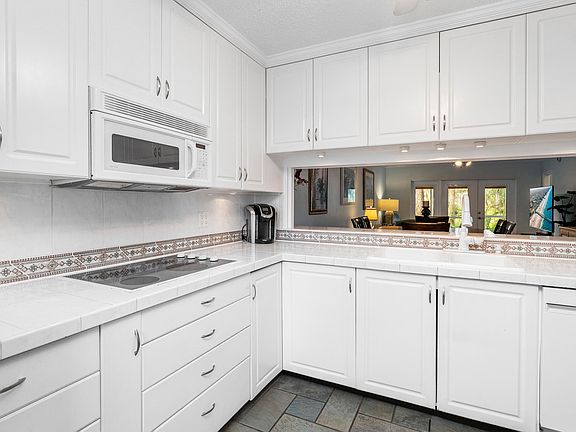 3rd image of 3032 Sandpiper Bay Cir APT G106
