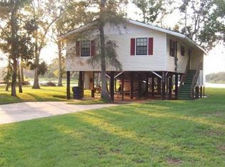 2429 Pascagoula River Rd, Moss Point, MS 39562