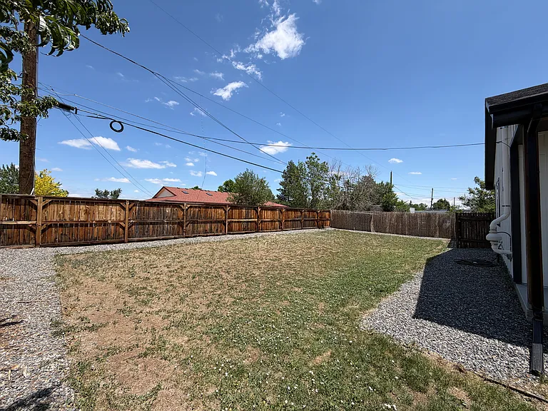 2527 W Wesley Ave — Photo 11
