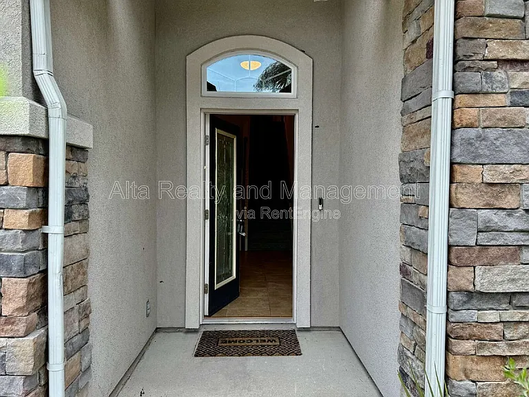112 Morayshire Ct — Photo 2