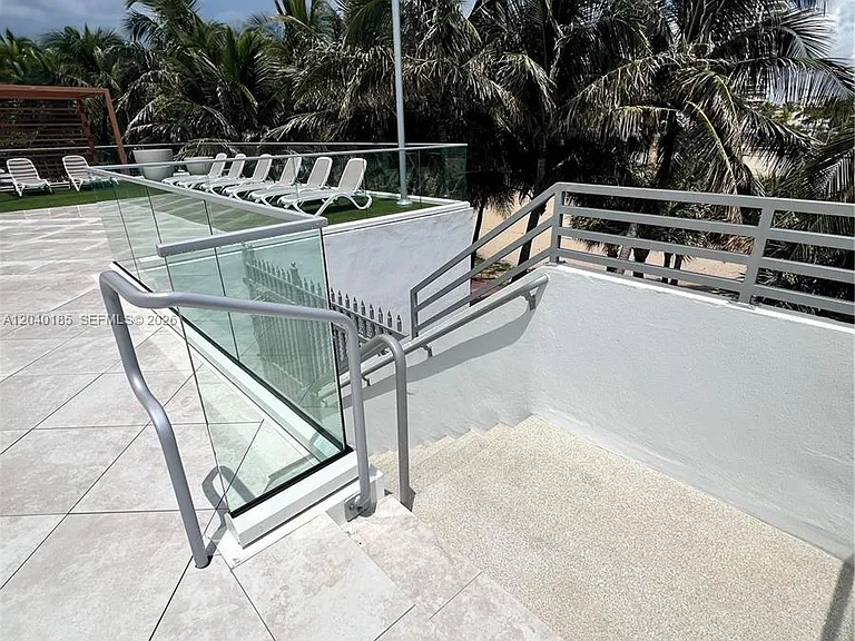 7135 Collins Ave #1523 — Photo 38
