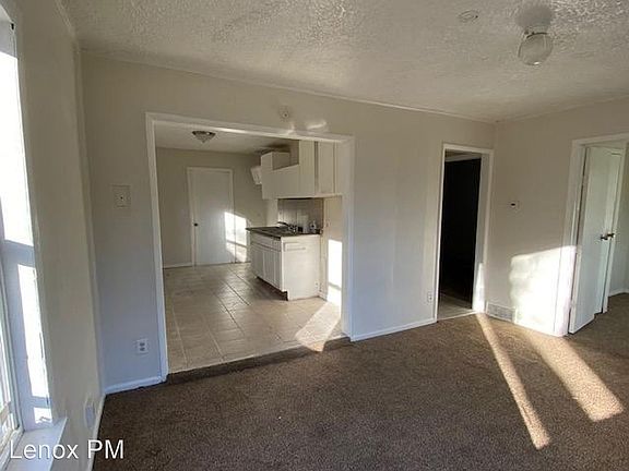 3rd image of 25936 Dartmouth Ave