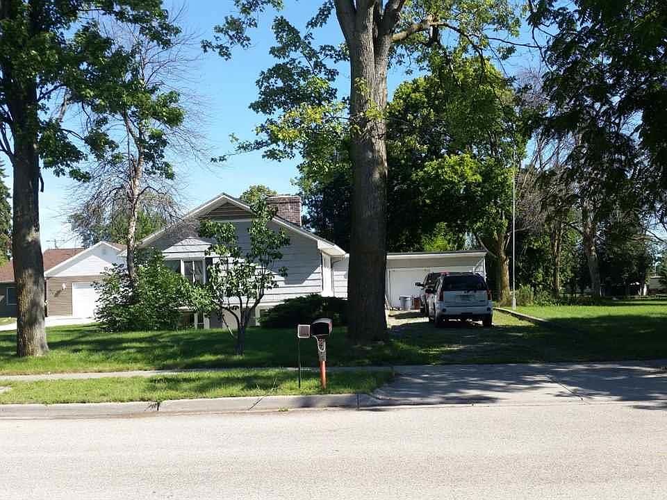 1st image of 415 E Michigan Ave