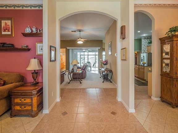3rd image of 612 Field Club Cir