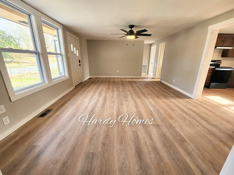 34 Eclipse St — Photo 7