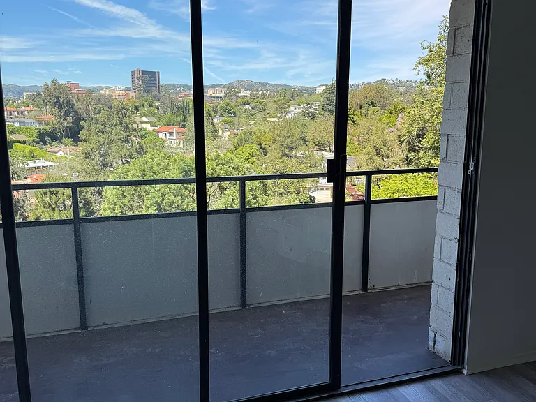 10535 Wilshire Blvd #1007 — Photo 4