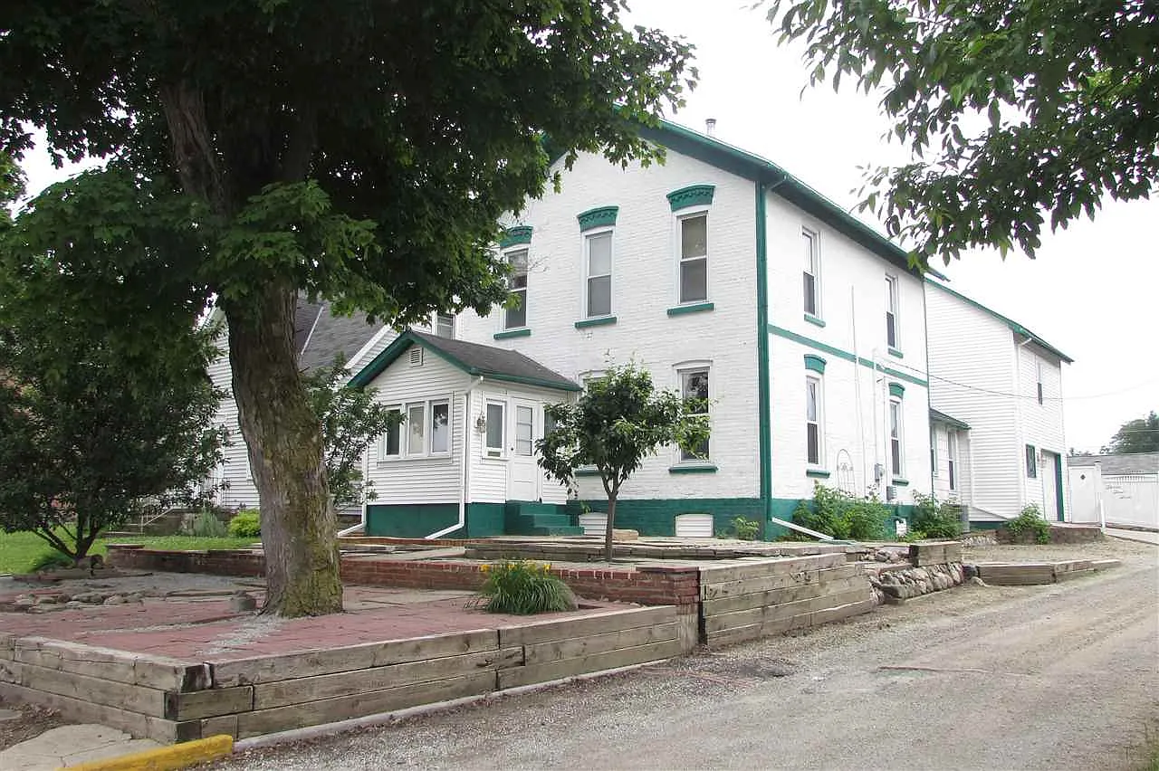 345 N Chauncey St photo 1