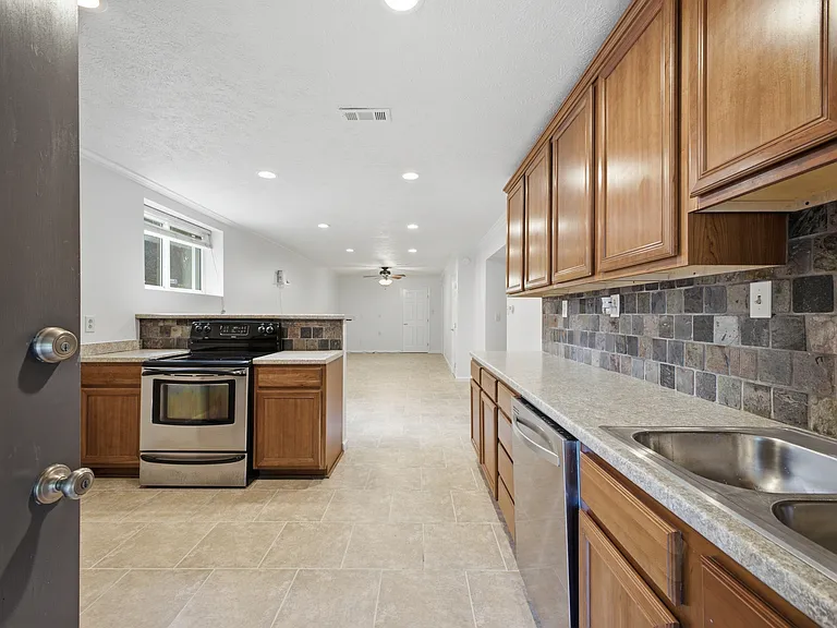 5502 Hill Ct #B — Photo 10