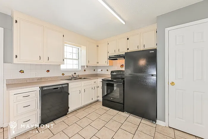 1107 Windgate Cir NW — Photo 9