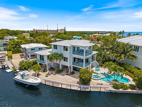 3rd image of 202 Plantation Shores Dr
