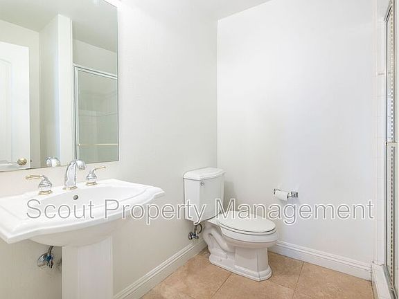 4th image of 41829 Saint Thomas Ct