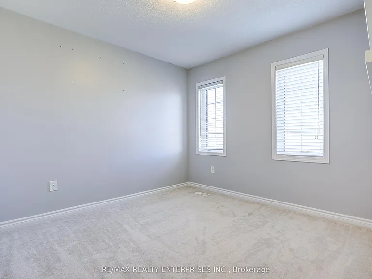 42 Callandar Rd #UPPER — Photo 16