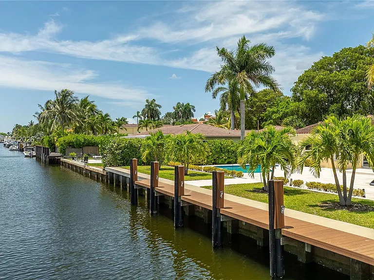 330 Coconut Isle Dr — Photo 38
