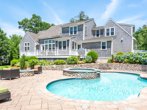 66 Eagle Drive, Mashpee, MA 02649