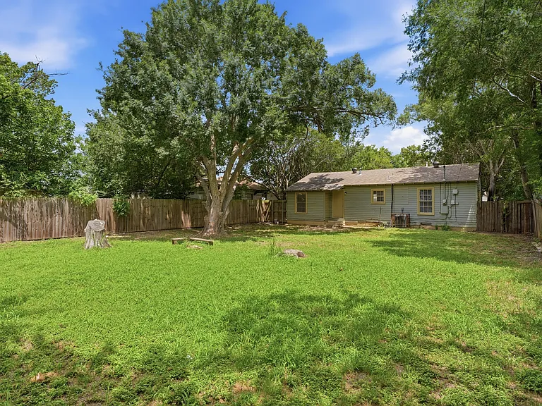 8120 Rayville Dr — Photo 18