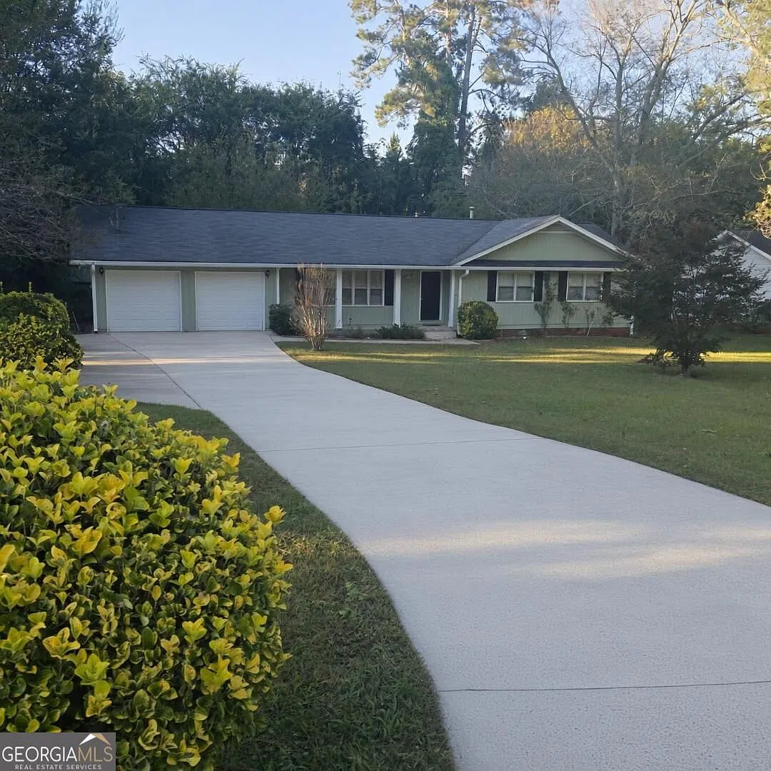 4 bed, 3.0 bath, 1619 sqft, $2,500 — Photo 1