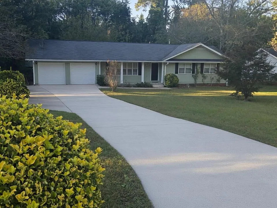 175 Bristol Ln