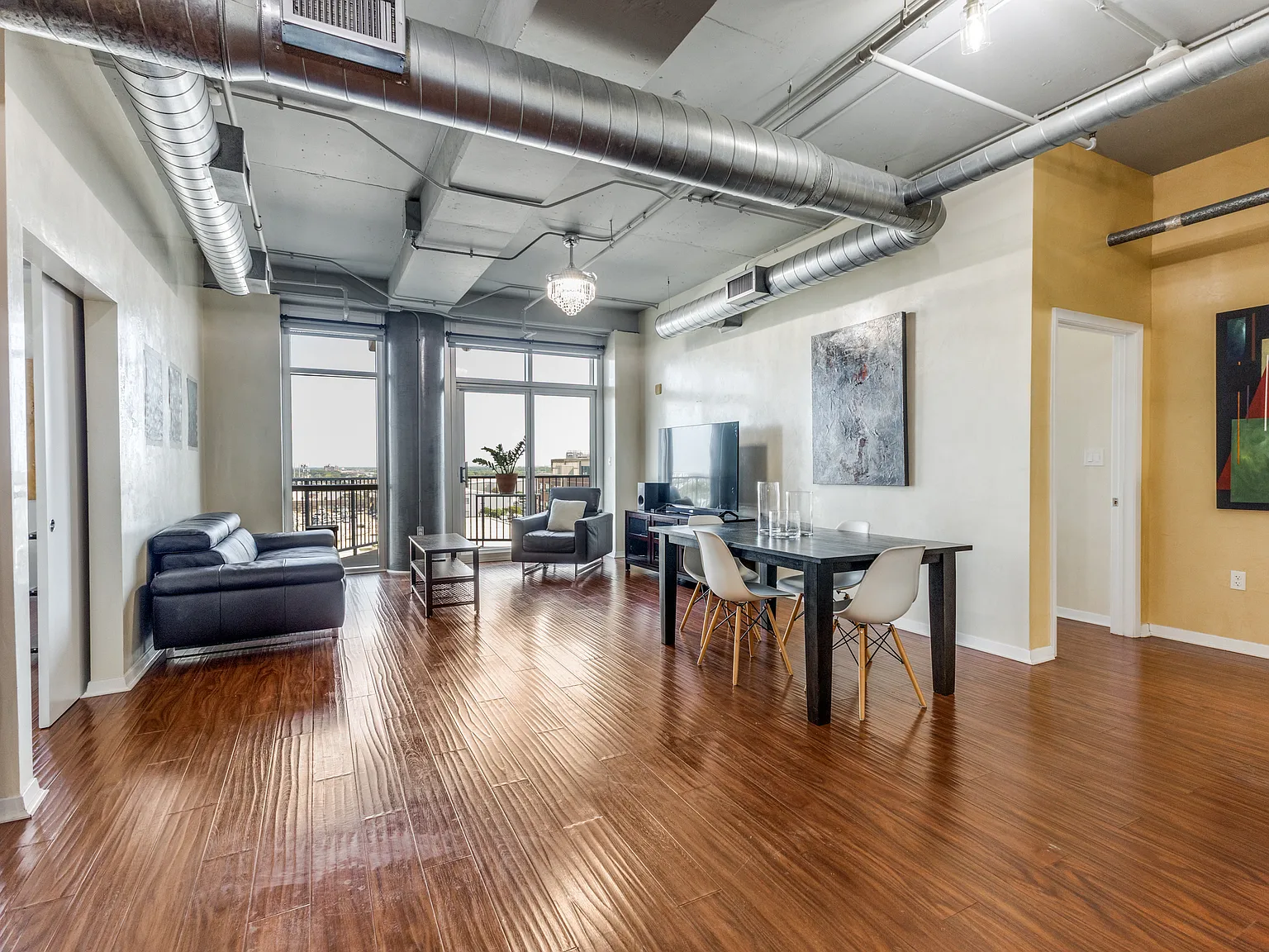 2 bed, $2,700 — Photo 4