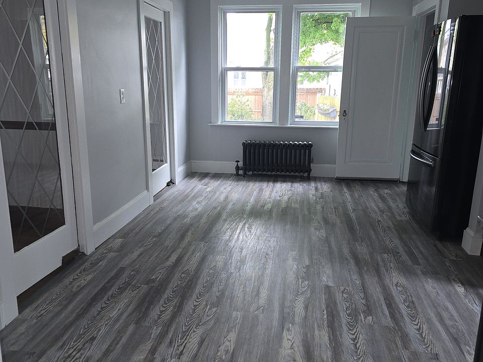 Open kitchen floor plan