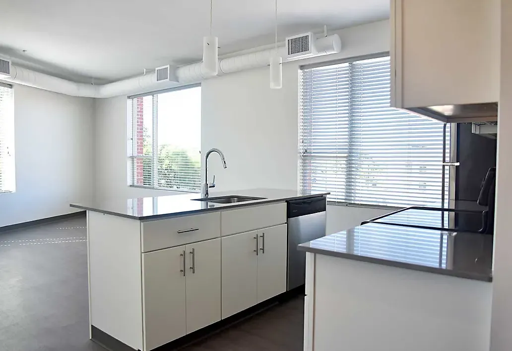 Building Photo - Avant 220