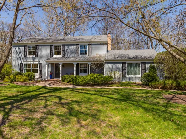 46 Kings Cross Dr, Lincolnshire, IL 60069