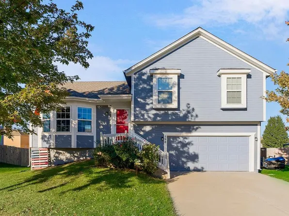 598 S Pine St, Gardner, KS 66030