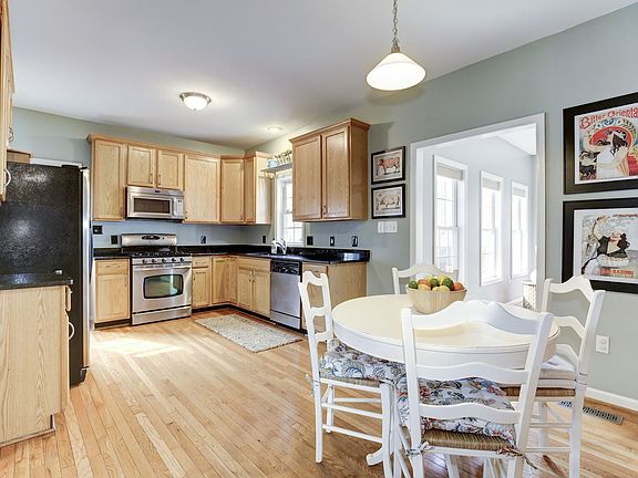 Eat-in Kitchen