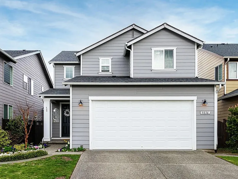9054 Silverspot Dr SE — Photo 2