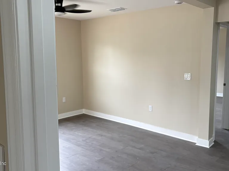 5933 Jammes Rd — Photo 10