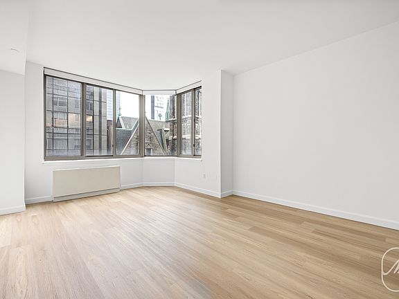 3rd image of 561 10th Ave APT 7I