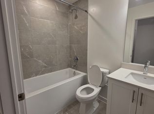 705 Davis Dr #312, Newmarket, ON L3Y 2R2