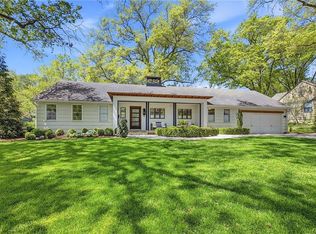 9526 Manor Rd, Leawood, KS 66206