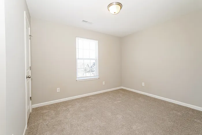100 Hadley Dr — Photo 9