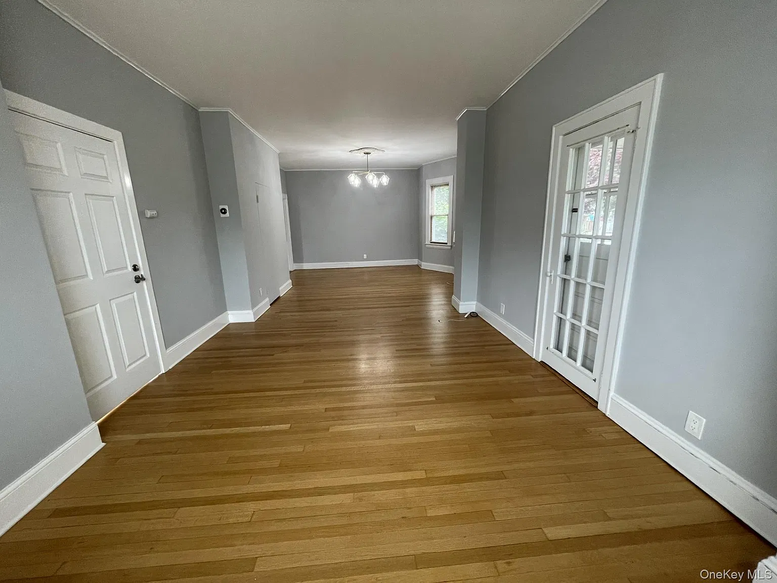 3 bed, 2.0 bath, 1400 sqft, $4,000 — Photo 4