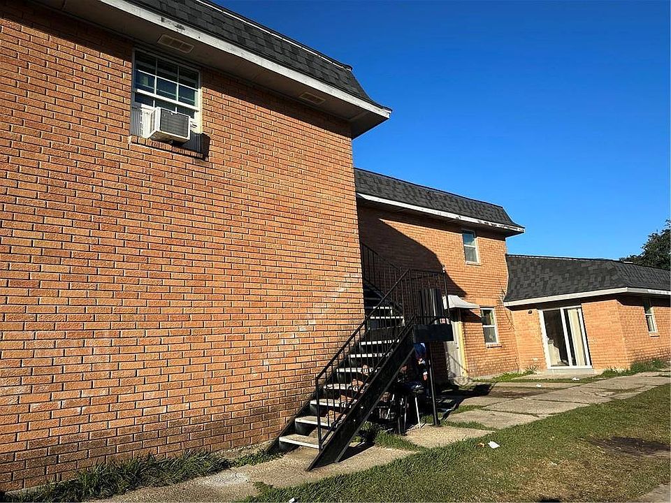 1st image of 6800 W Coronet Ct