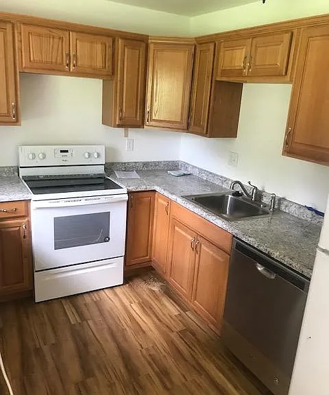 3012 Cornell Ave — Photo 3