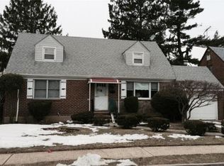 6736 167th St, Fresh Meadows, NY 11365