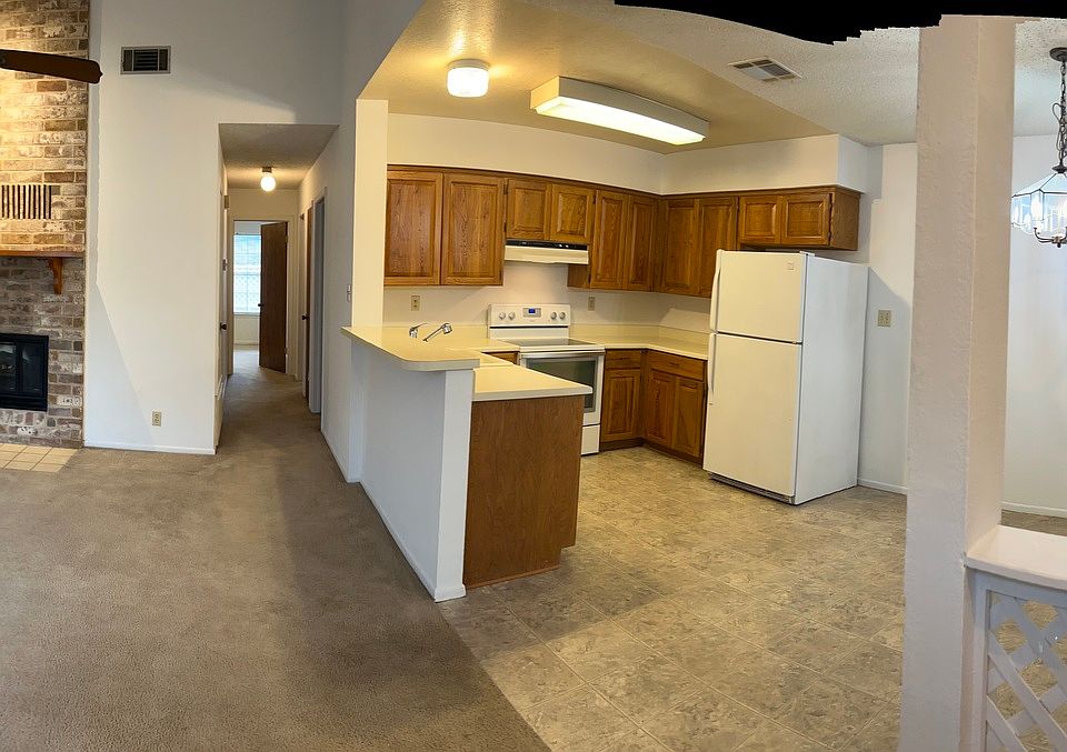 2nd image of 52 oak villa #52