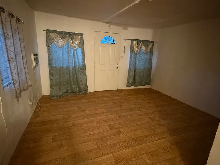 170 E Claremont St #HOUSE — Photo 5