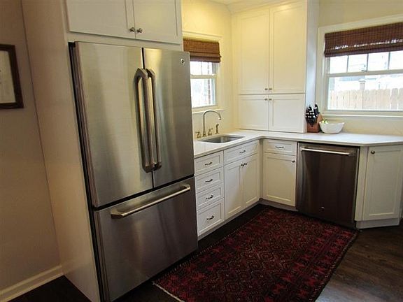 5th image of 1003 Hutchins Ave
