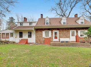 11 Dewolf Rd, Old Tappan, NJ 07675