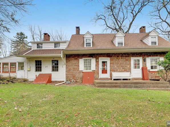 11 Dewolf Rd, Old Tappan, NJ 07675