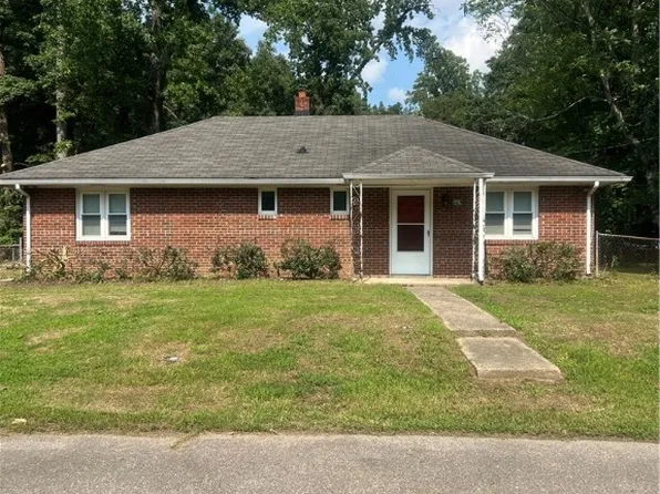 1409 Surry Ave, Hopewell, VA 23860